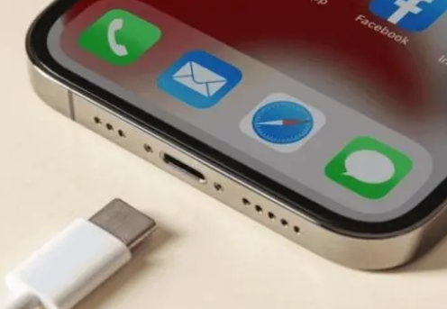 浑南苹果15维修分享iPhone15改USB-C接口后能和安卓用户互借充电器吗 